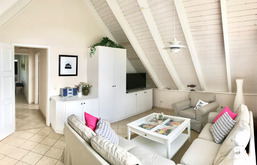 Wohnzimmer mit Sat-TV