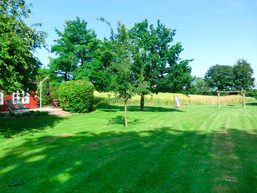 gr. Garten mit viel Platz zum Toben